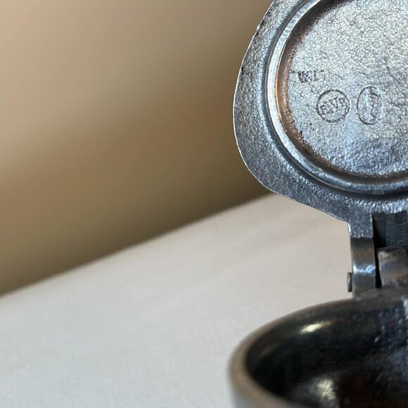 Vintage Wilton Armetale Lidded Ale Pitcher Flagon Tavern Pub Props - Picture 5 of 9